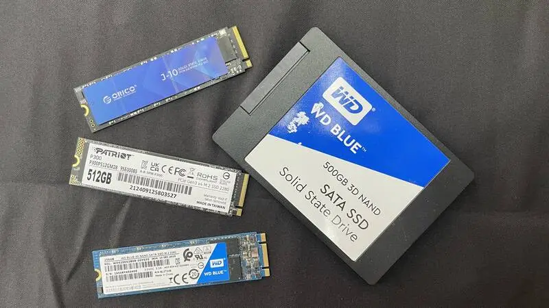 NVMe M.2 SSDの単体写真